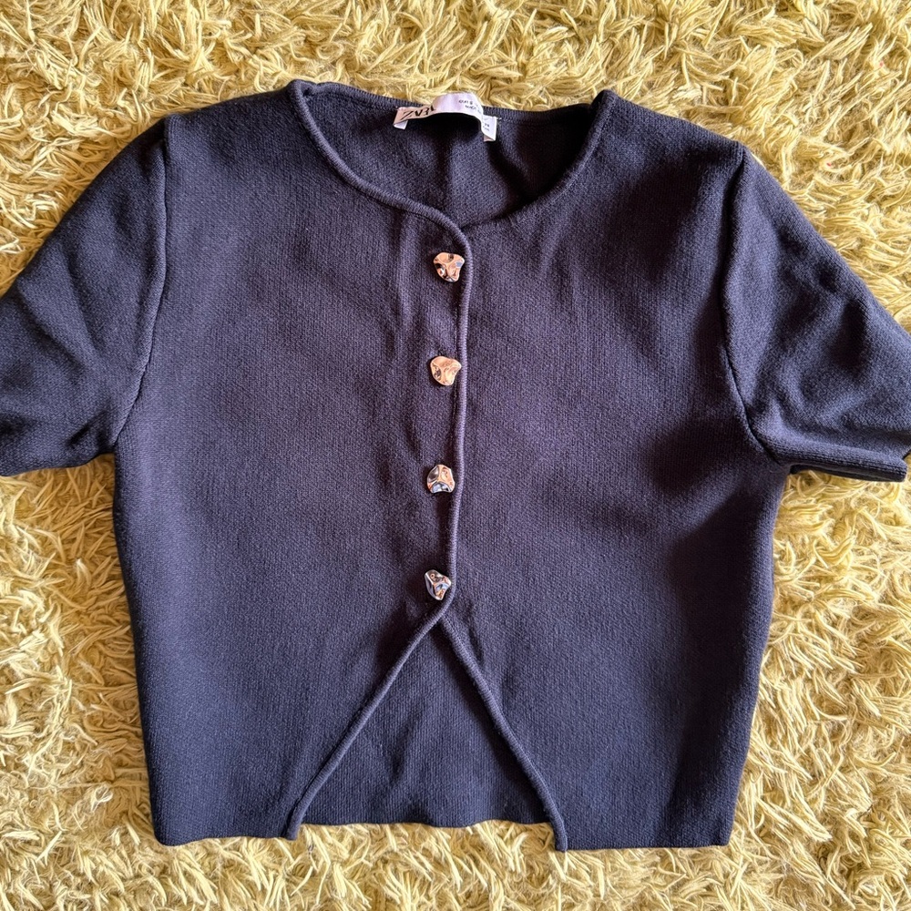 Zara Black Short-Sleeve Knit Cardigan with Decorative Buttons - Picture 5 of 5